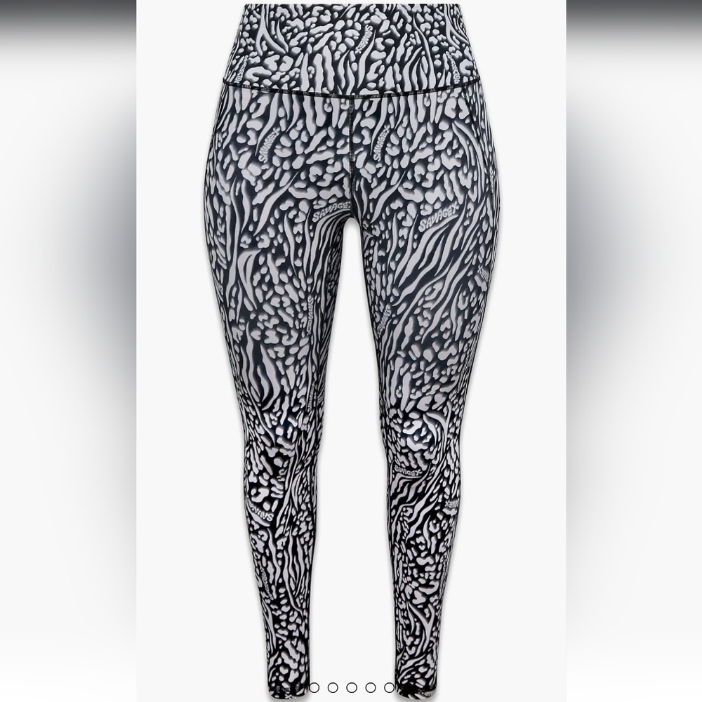 NWT savage x fenty Sky-Hi Logo Patch Super High-Waist Pocket Legging - Picture 2 of 4